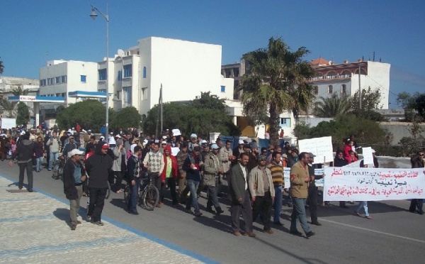 FDT, UMT, UNTM et UGTM protestent : Marche contre les lobbys de l'immobilier à Essaouira