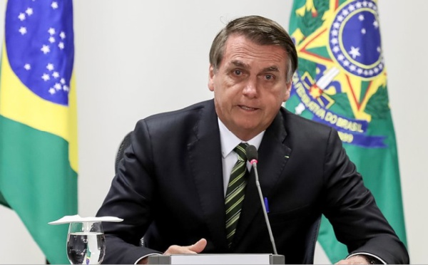 Feux en Amazonie : Bolsonaro accepte finalement une aide financière de l'étranger