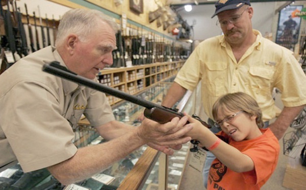 Les Américains vivent-ils une histoire d'amour avec leurs armes?