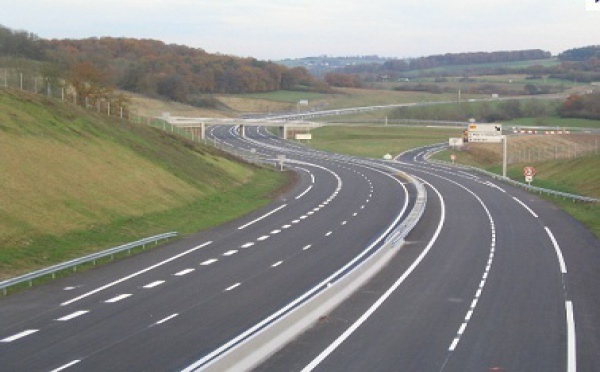 L’autoroute Berrechid-Béni Mellal ouverte à la circulation en 2014