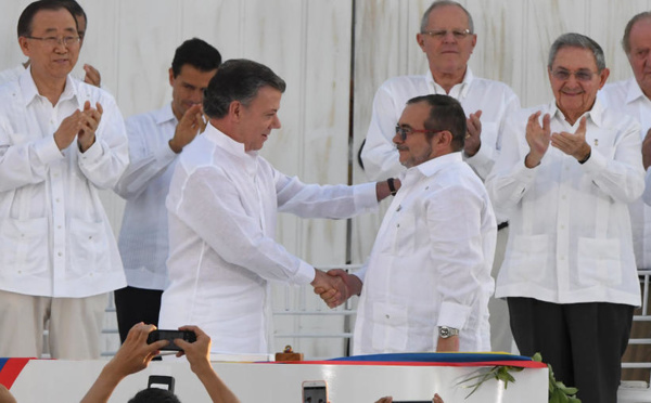 La Colombie commémore l'anniversaire de l'accord de paix avec les FARC sur fond de divisions et de violence