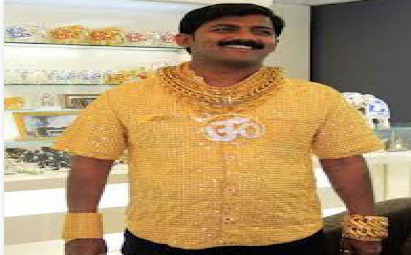 Insolite : Un homme d'affaires indien s'offre une chemise en or