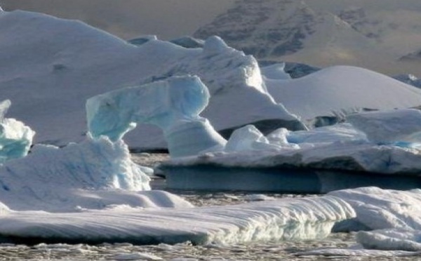 Les glaces fondent dix fois plus  vite qu’il y a 800 ans en Antarctique