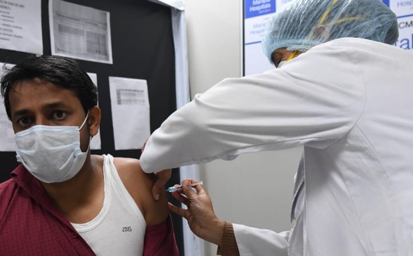 Elargissement de la campagne de vaccination aux Etats-Unis et en Inde