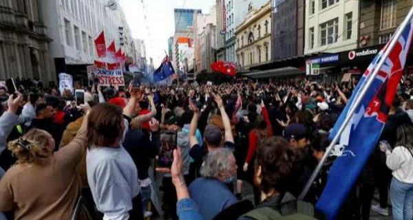 Manifestations anti-restrictions de l'Europe à l'Australie