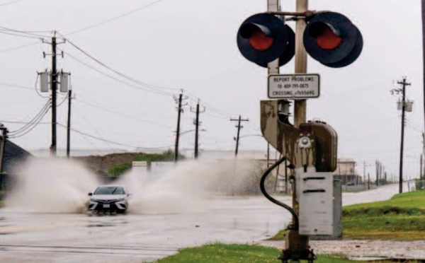 L'ouragan Nicholas touche terre au Texas