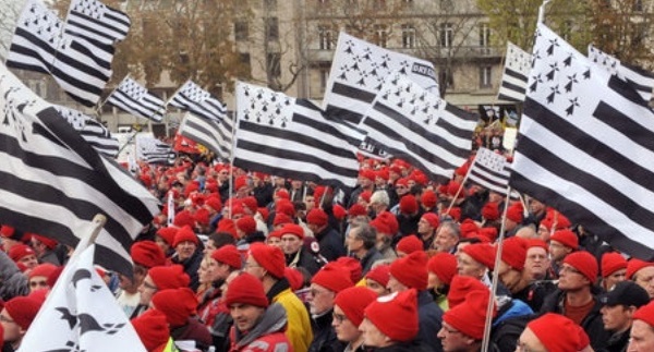 Le gouvernement français rejette l'ultimatum breton sur l'écotaxe