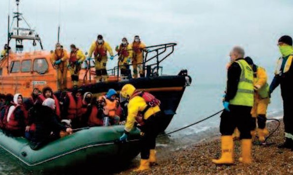 Londres et Paris sous le choc après la plus terrible tragédie migratoire dans la Manche
