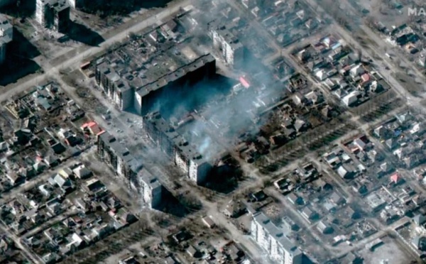 Les civils toujours piégés à Marioupol, Kiev demande des armes offensives