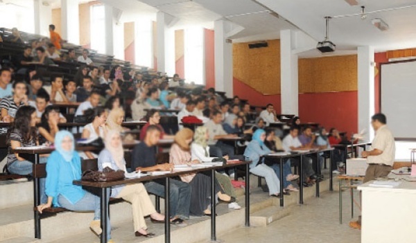 La grève des enseignants paralyse les universités