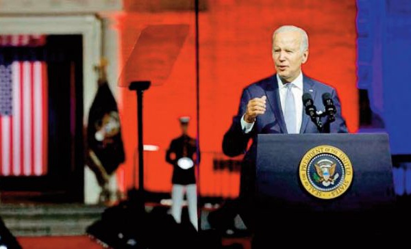 Avec une virulence rare, Biden dénonce l'extrémisme deTrump