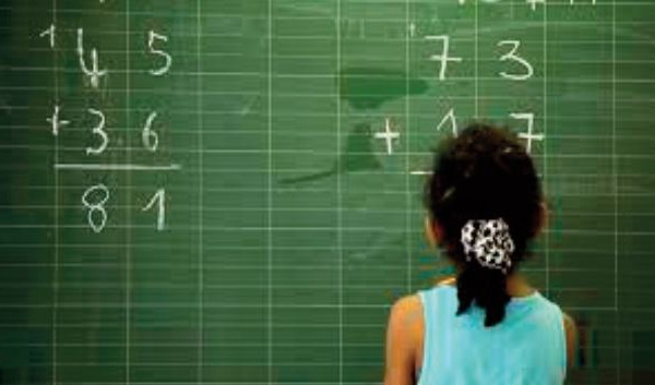 Education: Les filles en retard en mathématiques par rapport aux garçons, selon un rapport de l'ONU