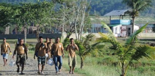 Aux Philippines, une prison à ciel ouvert sur une île paradisiaque