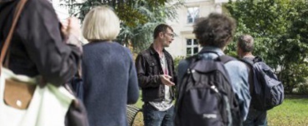 Découvrir un Paris méconnu grâce à un ancien SDF devenu guide