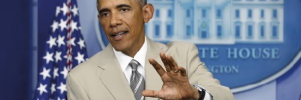 Le costume couleur sable d'Obama enflamme les réseaux sociaux