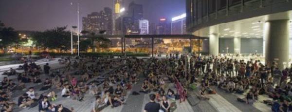 Les tensions vives  à Hong Kong dans l'attente du dialogue