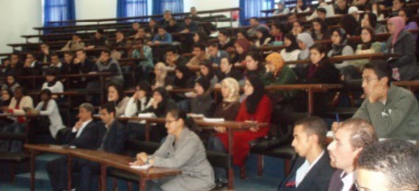 Bannir les fonctionnaires de l’université, une décision injuste !