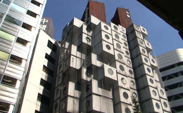 A Tokyo, combat de fous d'architecture pour une pile d'appartements-capsules