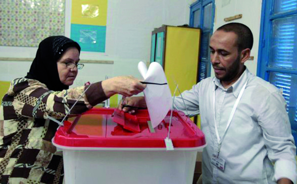 Les Tunisiens aux urnes pour des législatives cruciales