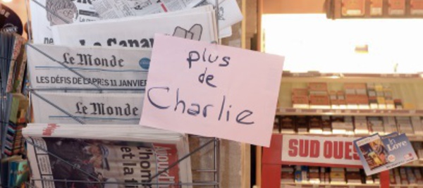 Le dernier numéro de Charlie Hebdo épuisé dès son apparition dans les kiosques en France