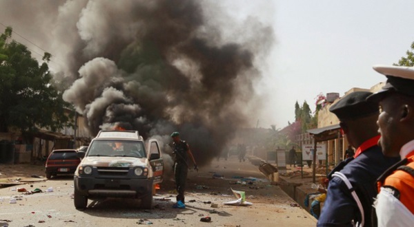 ​Le président nigérian Goodluck Jonathan échappe à un attentat