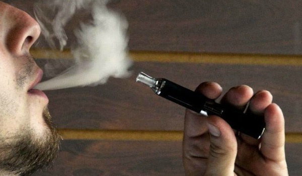 Des experts défendent la cigarette électronique