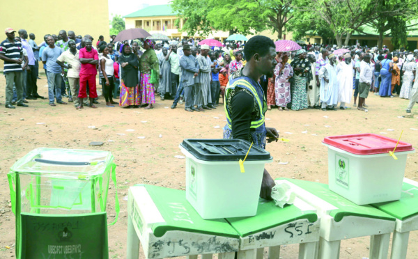 Le scrutin au Nigeria entaché de problèmes techniques