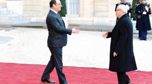 ​Tapis rouge au Président tunisien à Paris