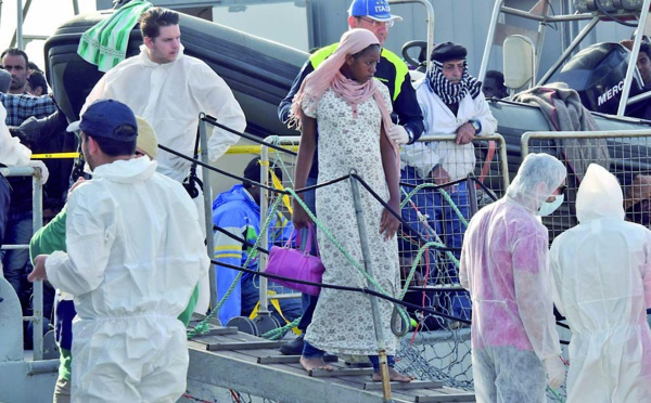 L'UE lance une opération navale contre les trafiquants de migrants en Méditerranée