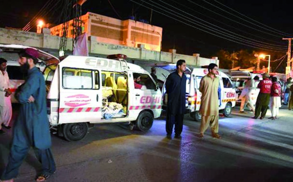 Au moins 21 passagers d'autocars tués dans le sud-ouest du Pakistan