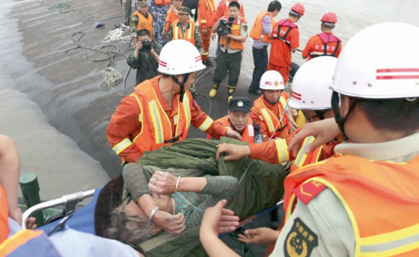 ​Naufrage d’un navire de croisière dans le Yangtsé en Chine avec 450  personnes à bord