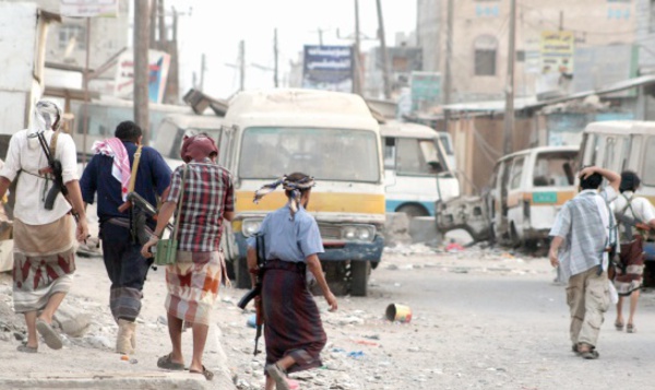 Une vingtaine de morts dans des combats et des raids aériens à Aden