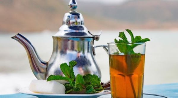 La tradition séculaire marocaine du thé à l'honneur en Azerbaïdjan