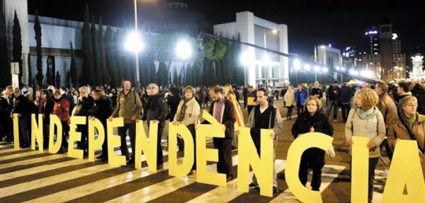 Les indépendantistes catalans se mobilisent avant le vote crucial des régionales