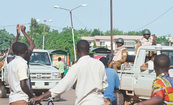 Le Premier ministre du Burkina Faso libéré par les putschistes