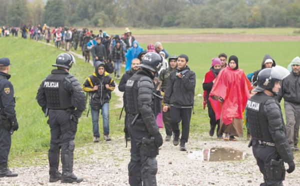 Dépassée par le flux des migrants, la Slovénie fait appel à l'armée et à l'UE