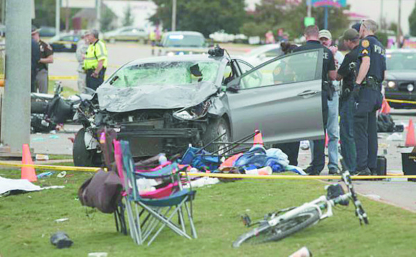 Une voiture fonce sur la foule dans l’Oklahoma