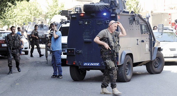 Neuf morts dans une fusillade entre membres de l'EI et la police turque