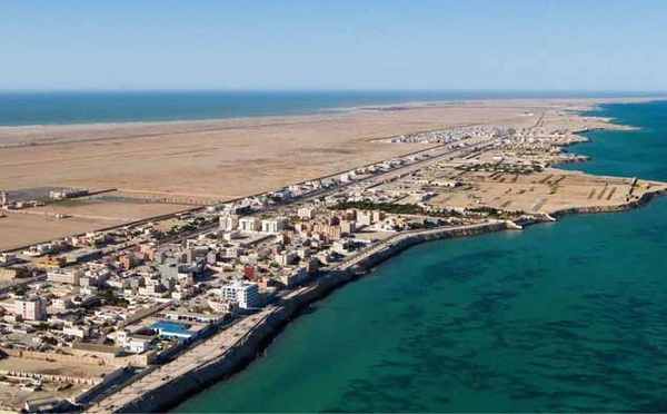 Débat sur les potentialités de développement et les défis environnementaux de la baie d'Oued Eddahab