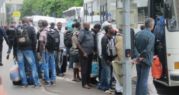 Manifestation aux Pays-Bas contre un projet de centre pour demandeurs d'asile