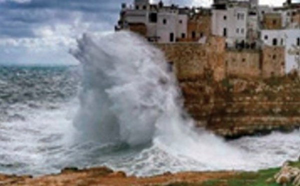 Vagues dangereuses à partir de lundi sur le Détroit  et les côtes atlantiques entre Cap Spartel et Tarfaya