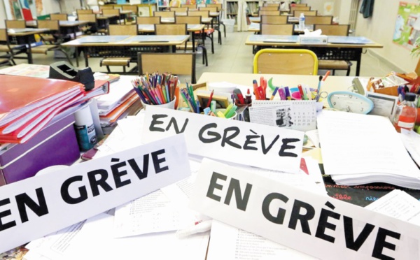 La question des enseignants stagiaires s’invite sous la Coupole