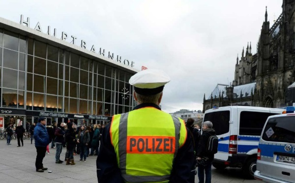 La police de Cologne précède à des vérifications sur les suspects