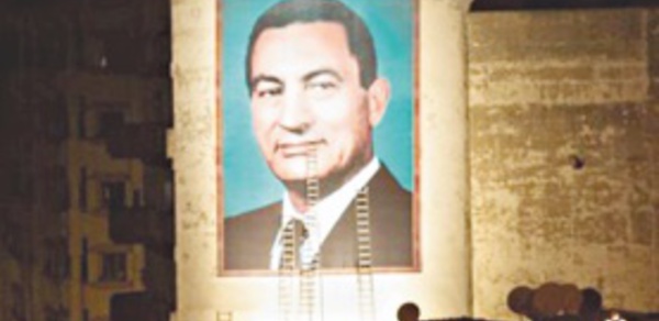 Un portrait géant de Hosni Mobarak à Casablanca Cinq ans après le début de la révolution égyptienne