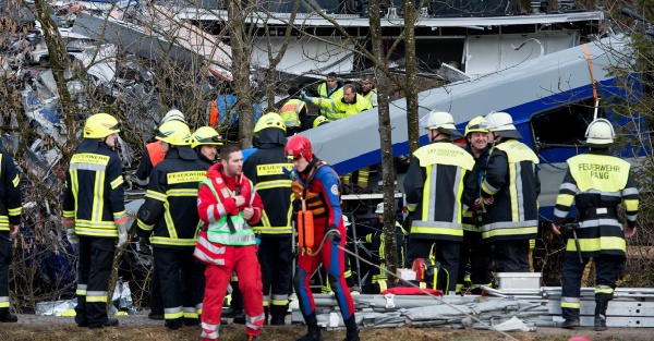 Au moins huit morts dans une collision entre deux trains en Allemagne