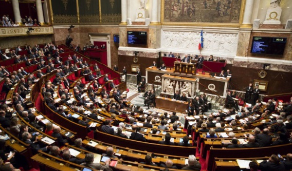 Révision constitutionnelle votée avec une nette majorité à l'Assemblée