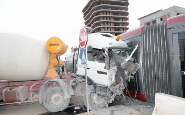 Collision entre un camion et une rame de tramway à Casablanca