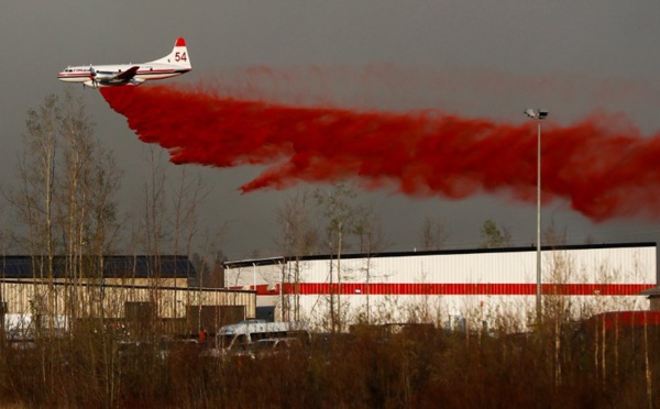 Au Canada, les feux ravagent toujours les environs de Fort McMurray en Alberta