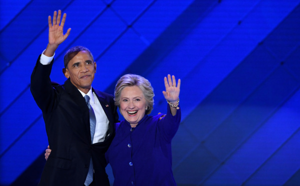 Obama exhorte l'Amérique à porter "Hillary" vers la victoire