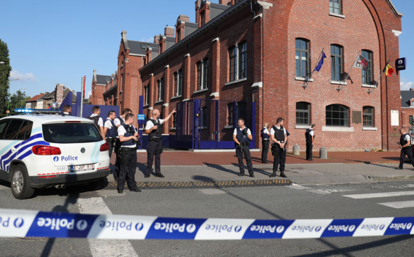 Deux policières belges blessées à la machette à Charleroi